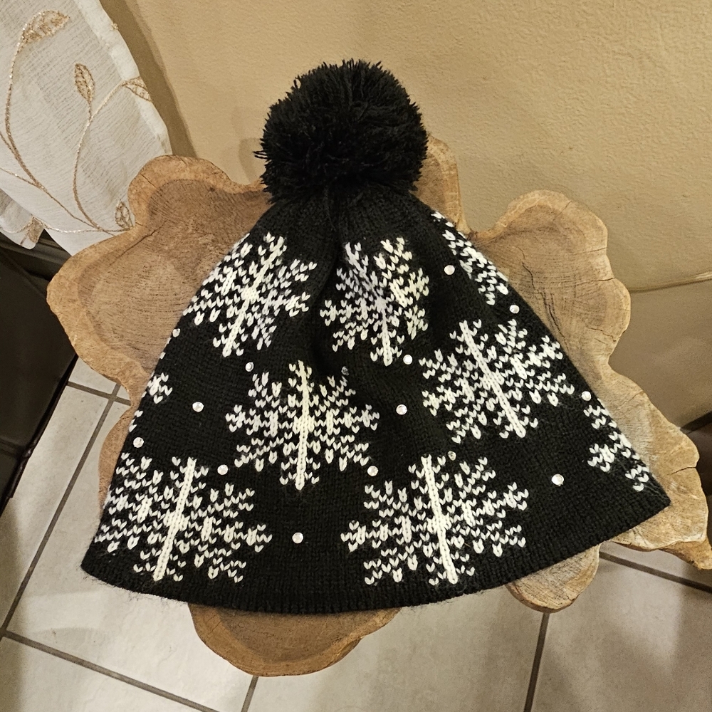 Chaos Snowflake Rhinestone Beanie With Pompom